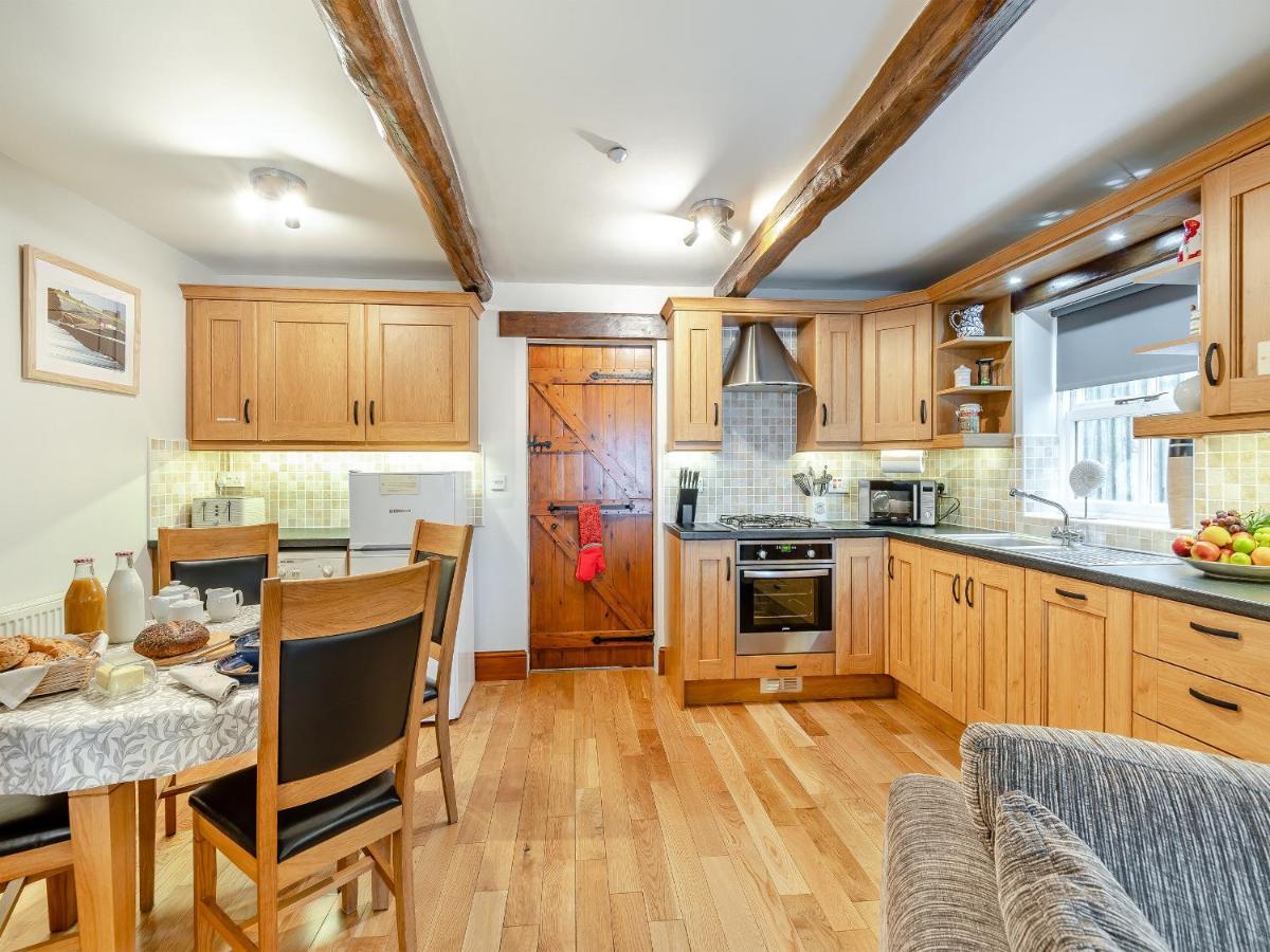 Nans Cottage - Uk43350 Уитби Екстериор снимка