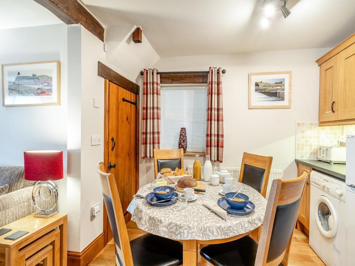 Nans Cottage - Uk43350 Уитби Екстериор снимка
