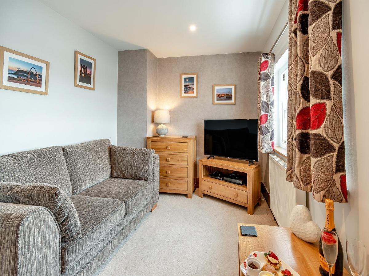 Nans Cottage - Uk43350 Уитби Екстериор снимка